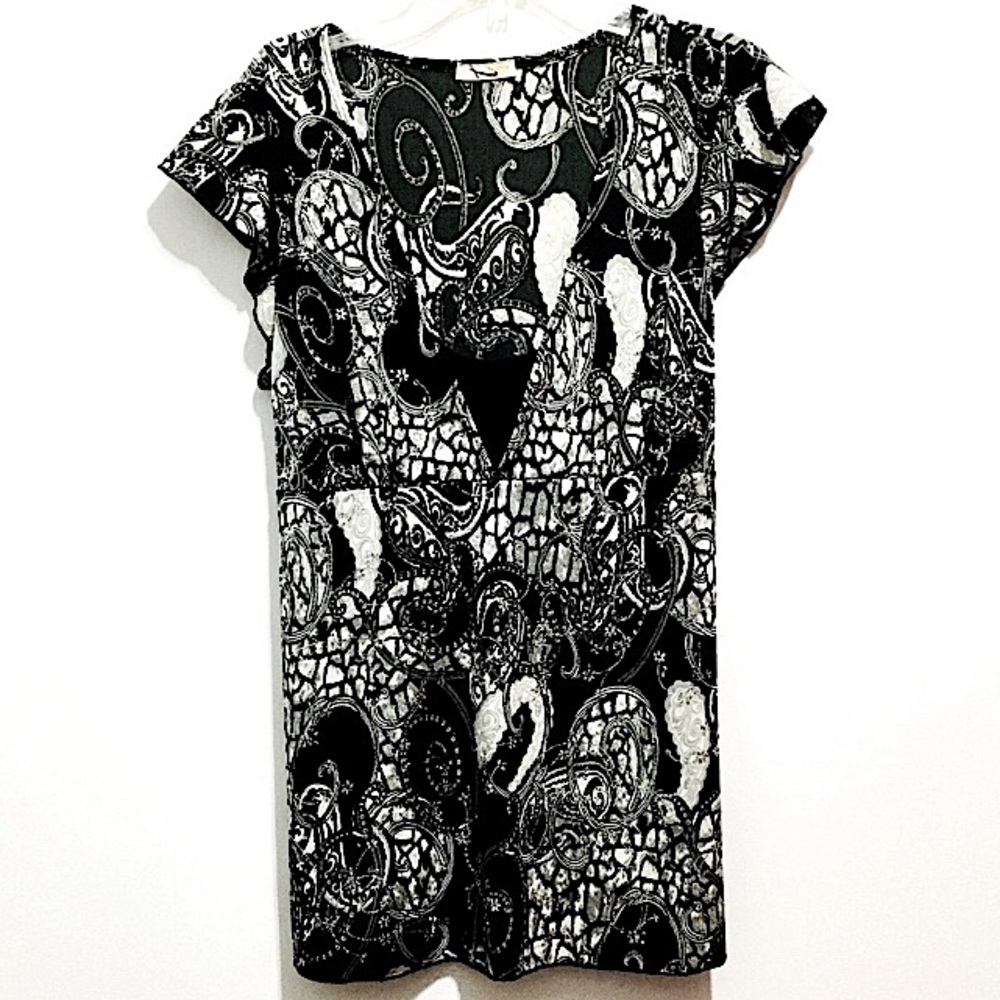 Tiffany Women’s Black/White/Silver V Neck Paisley Peplum Top
